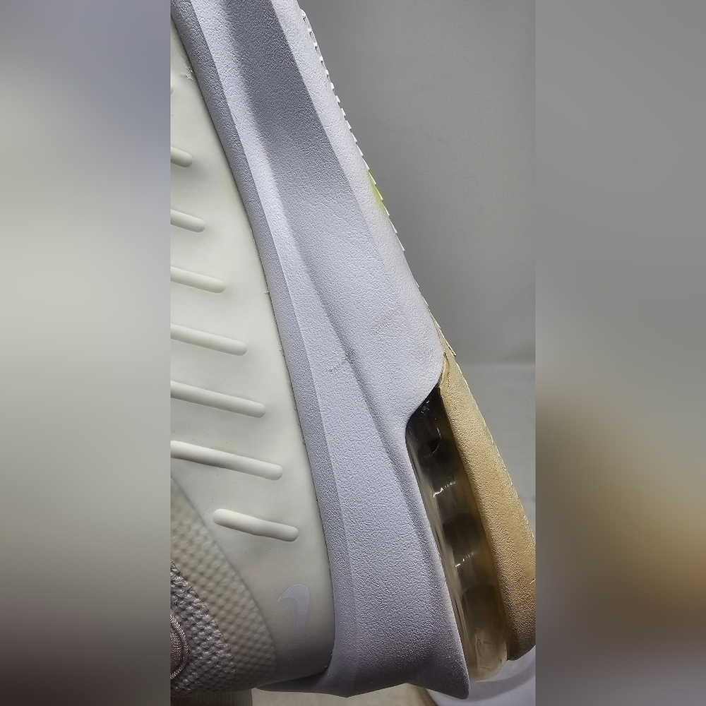 Nike Women's Air Max Axis Triple White Athletic Sneakers SZ 8.5 Style AA2168-100 - Picture 11 of 16
